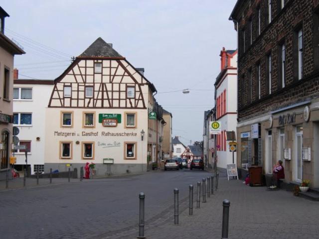 Rathausschenke Muenstermaifeld Hotel Exterior photo