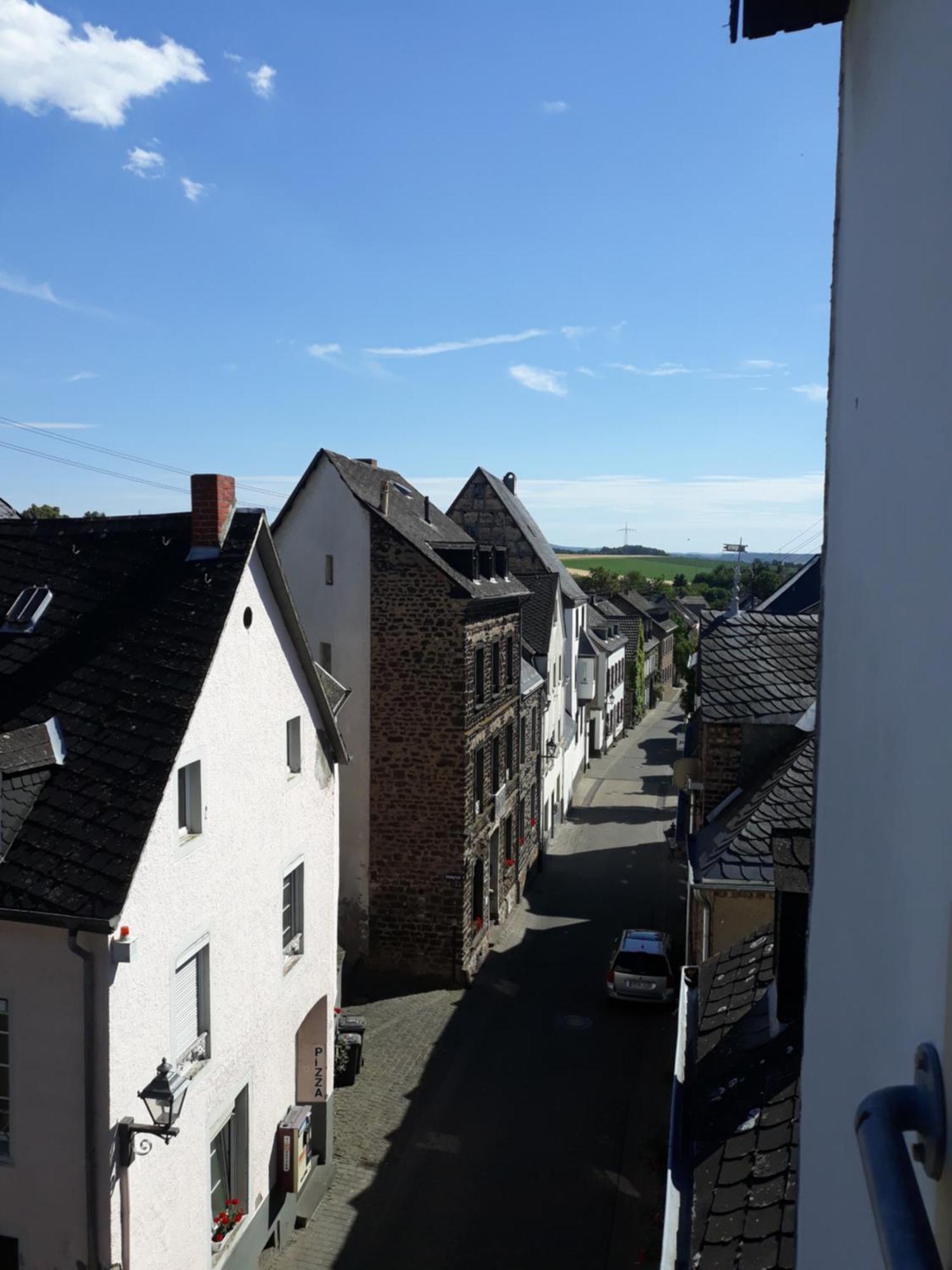 Rathausschenke Muenstermaifeld Hotel Exterior photo